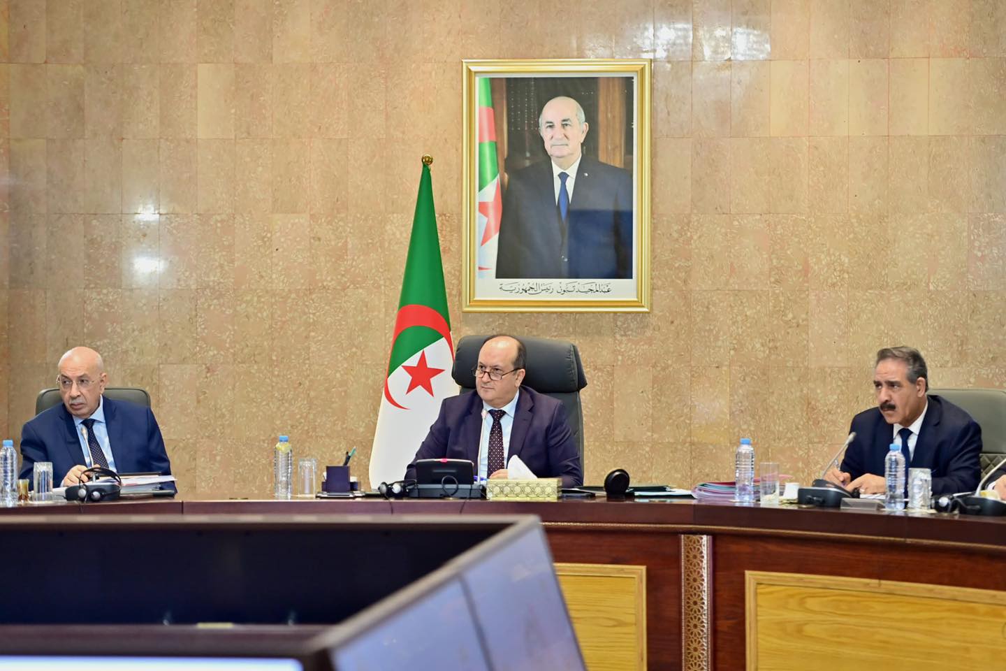 الوزير الأول سيفي غريب اجتماع الحكومة