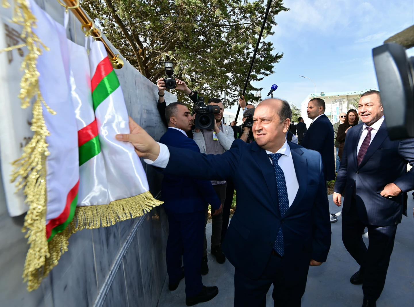 الوزير الأول، سيفي غريب