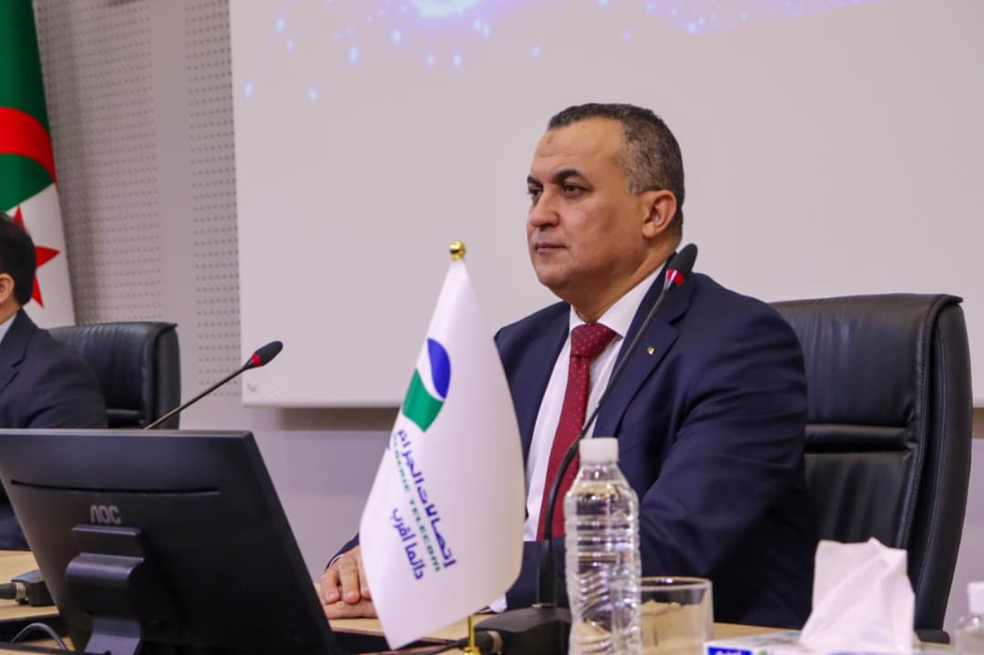 وزير البريد زروقي